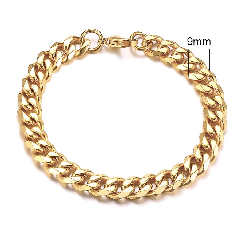 Gold chain bracelet with a measurement label on a white background