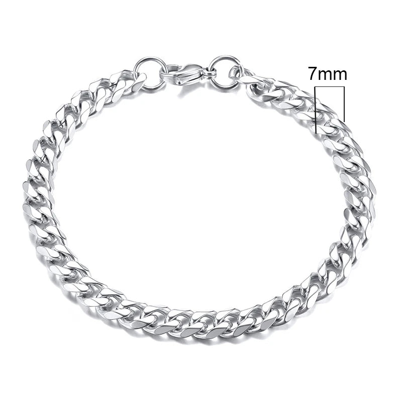 Silver chain bracelet with a measurement of 7mm on a white background
